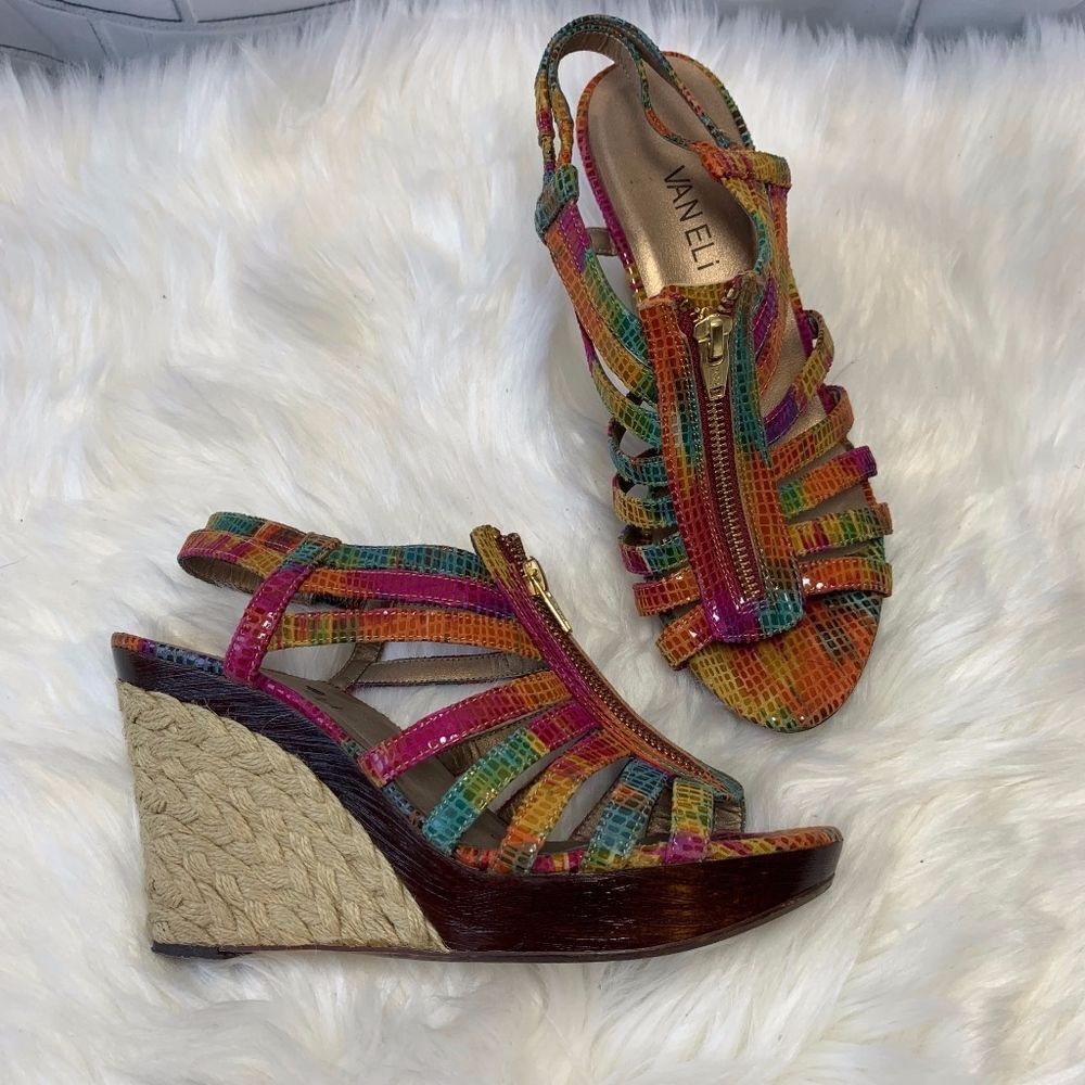 Vaneli‎ Strappy Rainbow Reptile Sandals Size 7.5